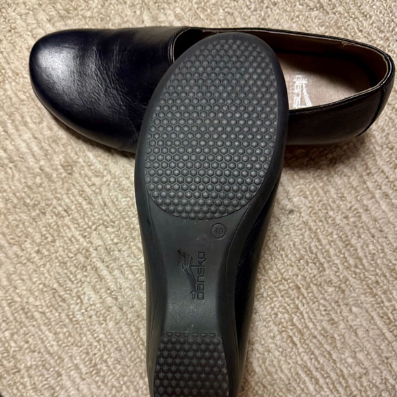 Dansko Women's Black Slip-On Leather Shoes Womens size 40 (US 10) - Picture 3 of 3